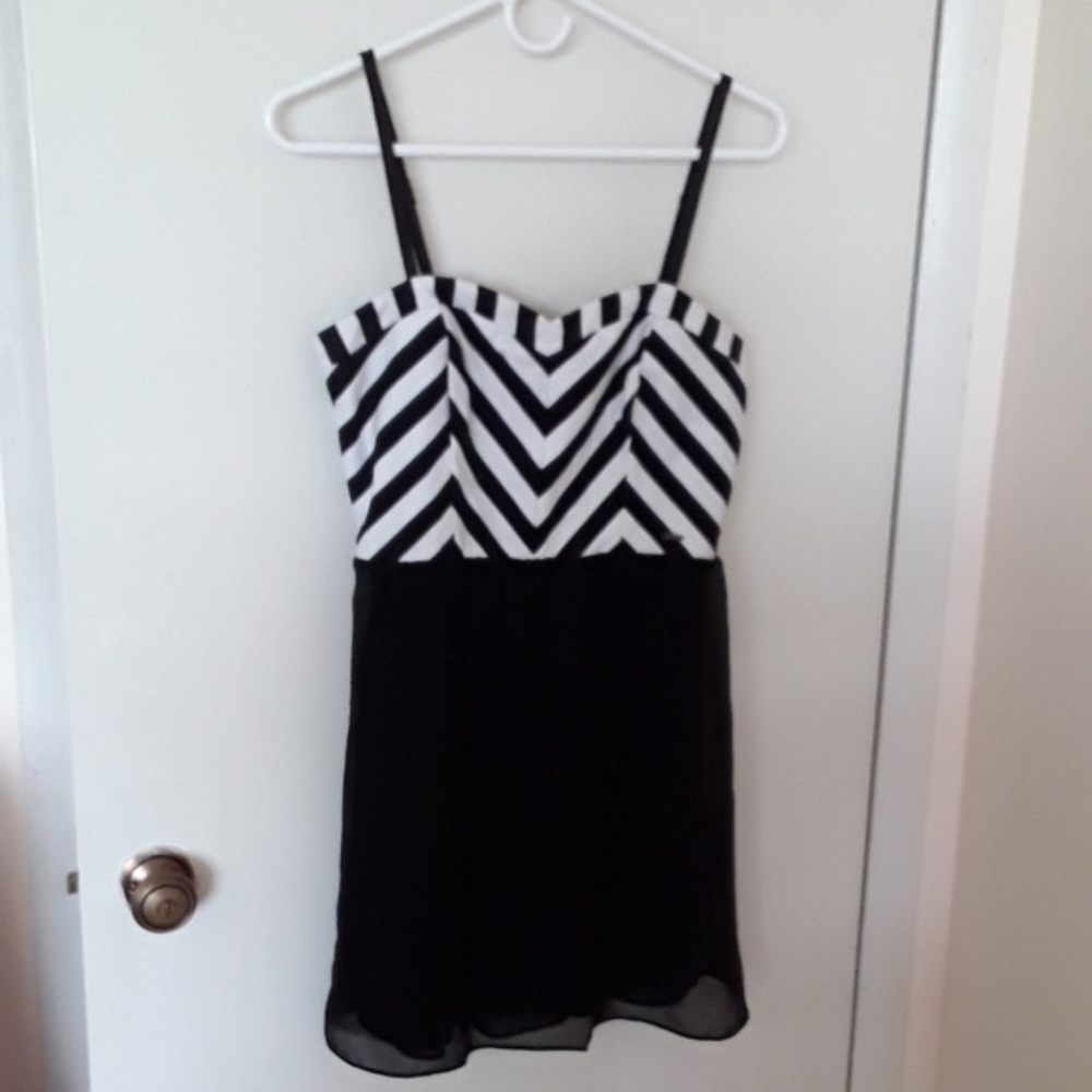 Volcom Corpo Class Collection Dress